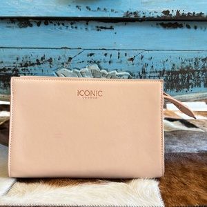 ICONIC London// Ultimate Brush Set